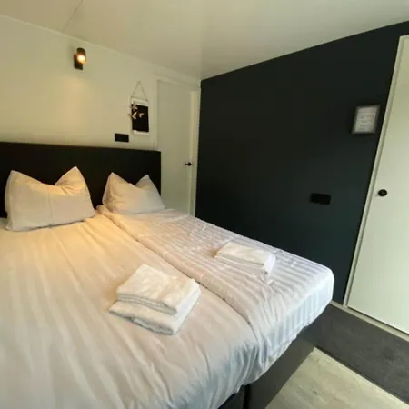 Luxury Houseboat With Beautiful Views Hotel Middelaar Exterior photo