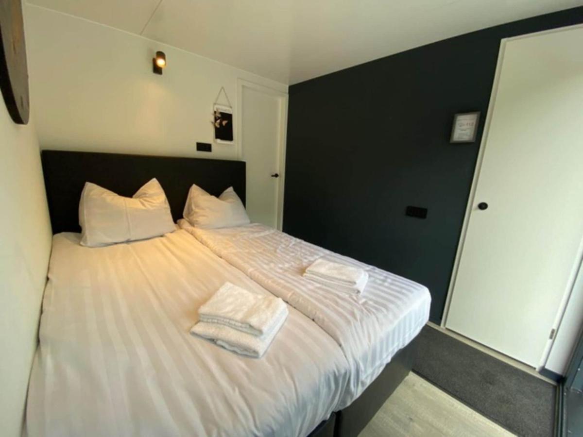 Luxury Houseboat With Beautiful Views Middelaar