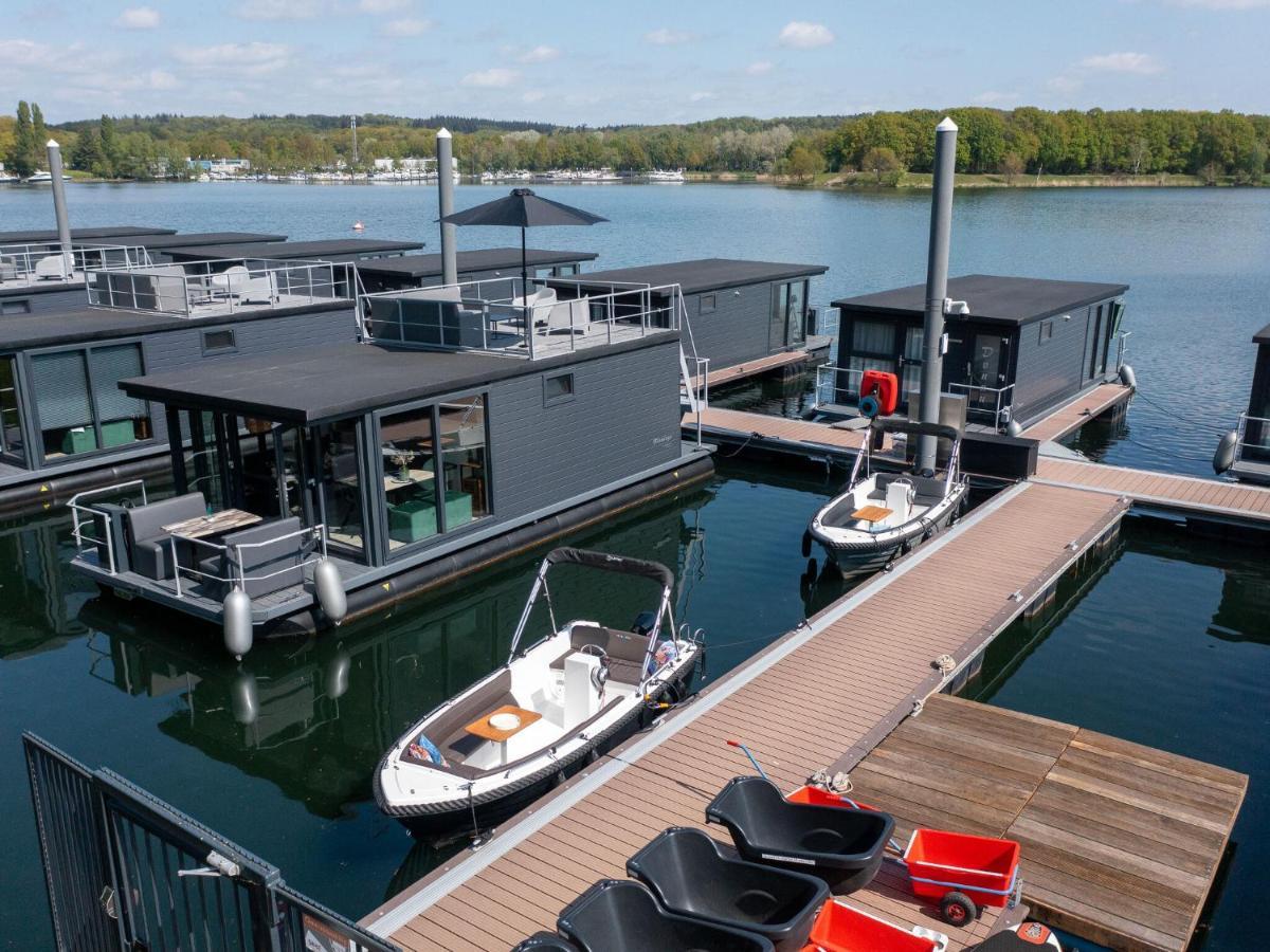 Botel Luxury Houseboat With Beautiful Views