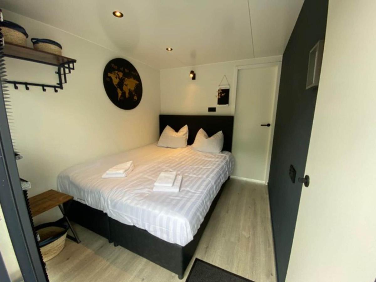 Luxury Houseboat With Beautiful Views Botel Middelaar
